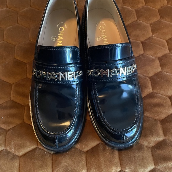 Chanel Moccasins Loafers NWB “Bonnie and Clyde” size 38.5 - Picture 1 of 11